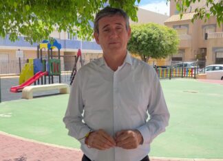 Manuel Cortés propone renovar calles y acerados y modernizar el parque infantil en Plaza Ibiza Manuel Cortes Plaza Ibiza