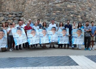 Partido Popular de Adra comienza la campaña electoral con la tradicional pegada de carteles PP Adra comienza la campaña electoral con la tradicional pegada de carteles